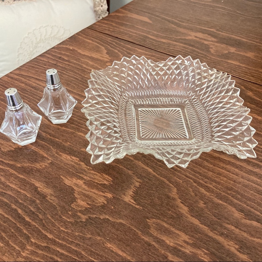 Vintage 3 Piece Glass Set